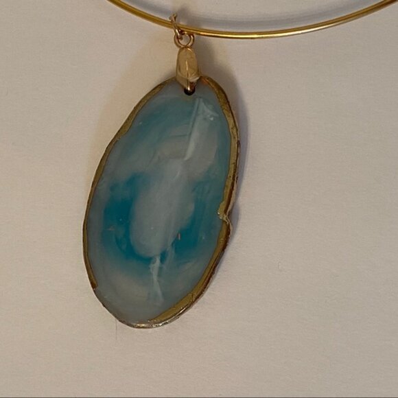 NECKLACE CHOKER GOLD TONE 15” WIRE BLUE PENDANT GEODE LOOK - Picture 4 of 6